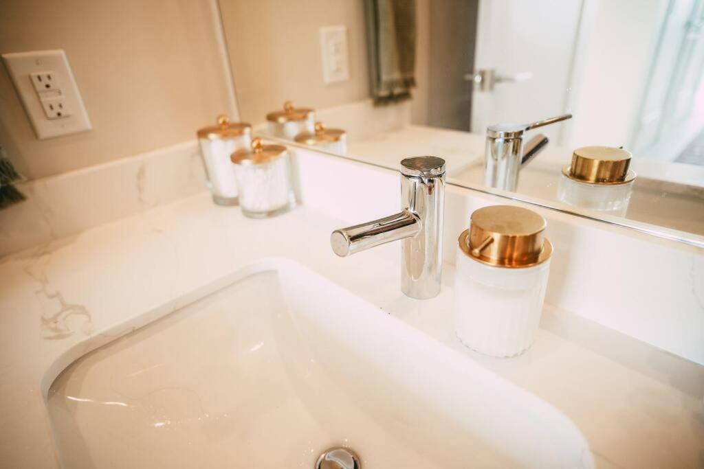 New - Luxury 2Br Penthouse Apt In Central Halifax Buitenkant foto